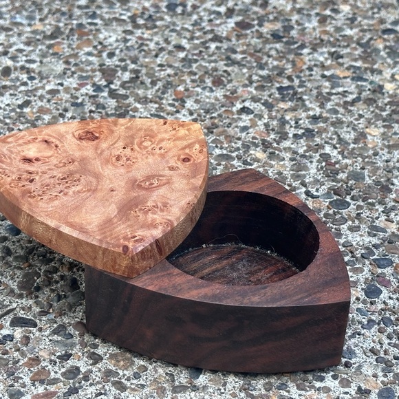 Gorgeous wooden Trinket , Jewelry, Treasure Box in Excellent condition! … - Picture 10 of 14